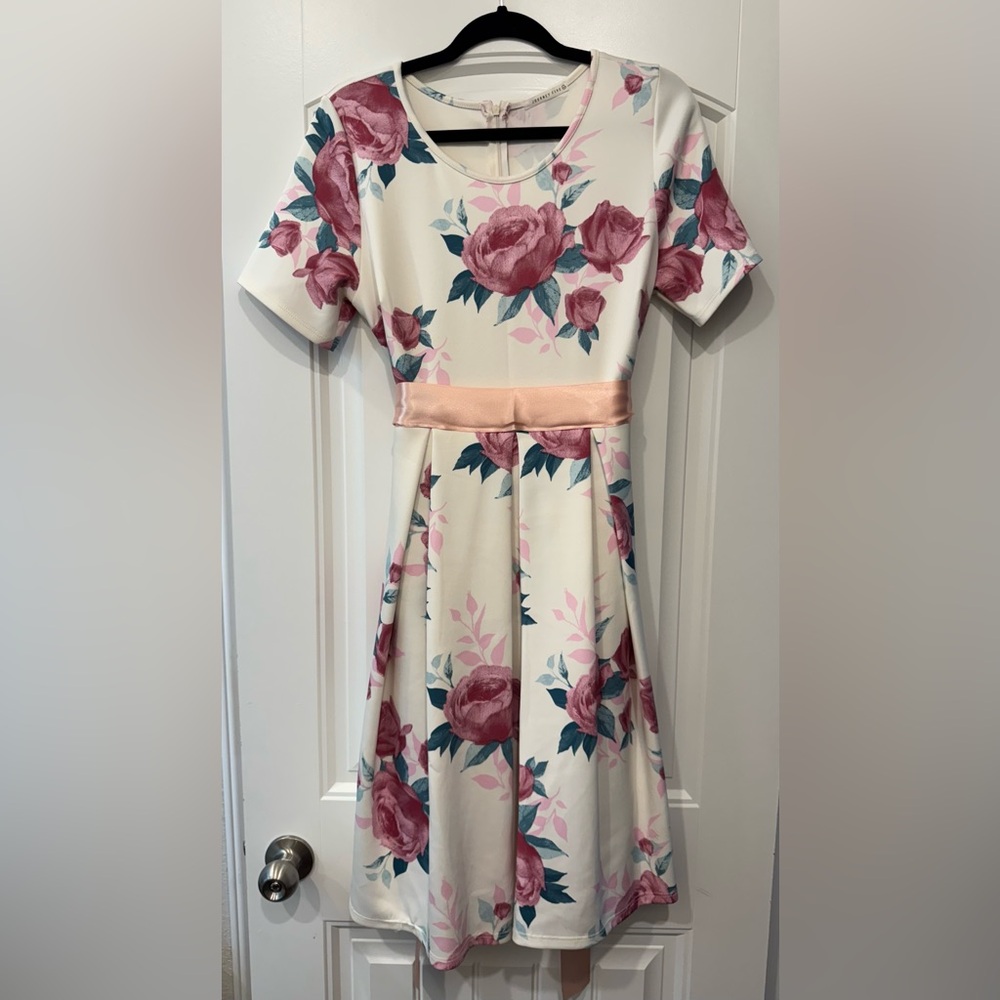 Elegant Floral Formal Dress in Pink and Cream - Feminine Classy